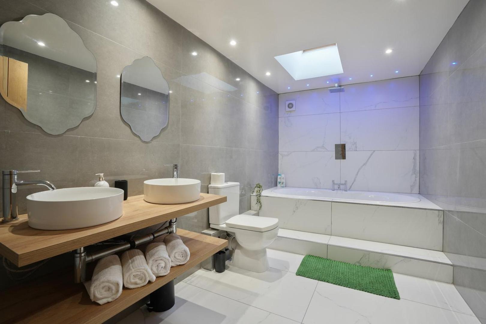 Victorian Retreat In Liverpool Knowsley Exterior foto